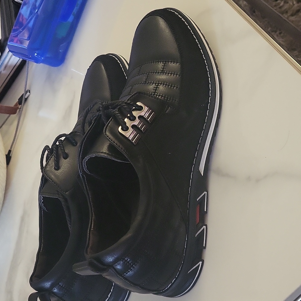 Shoes - Picture 4 of 4